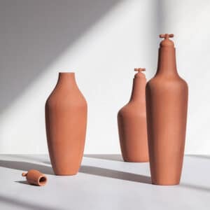 Tap Water Carafe by Lotte de Raadt (setting  image by Vij5) 01 vierkant