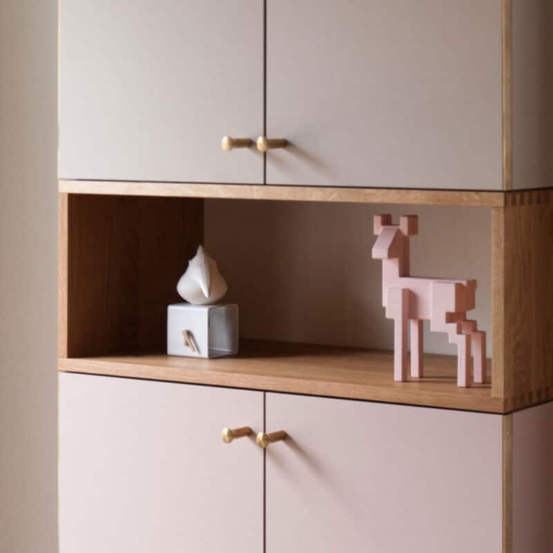 Vij5 Solid Hooks on cabinet DSC 0922 Vij5 Solid Hooks on cabinet DSC 0922