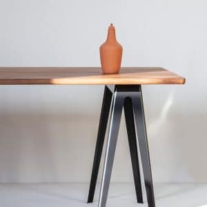 Vij5 Trestle Table in massief noten door David Derksen 2021 image by Vij5 IMG 1470