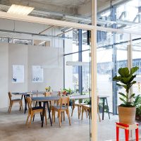 s chair trestle table long shade ingewikkeld in dutch design week business lounge by vij5 foto door vij5