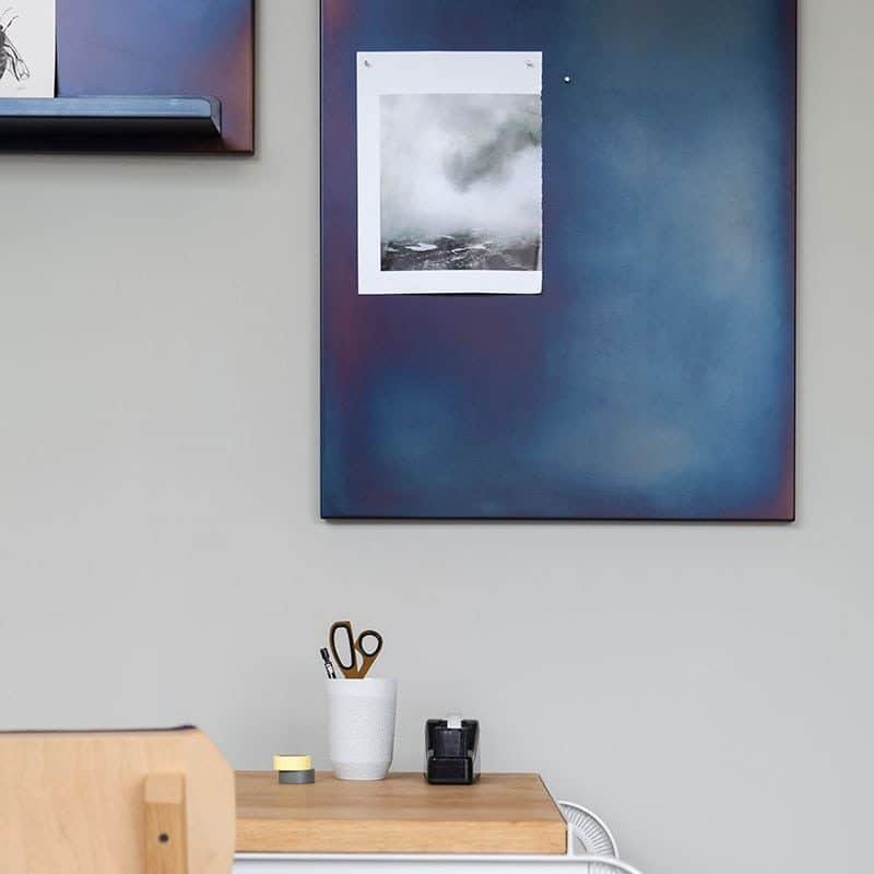 tempered steel panels tabloid desk s chair in vij5 showroom foto door vij5 deel tempered steel panels tabloid desk s chair in vij5 showroom foto door vij5 deel