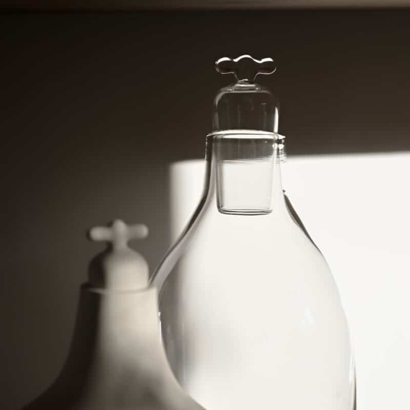 Vij5 Tap Water Carafe by LOTTEDERAADT (image by Michiel J Bosman) 01 Vij5 Tap Water Carafe by LOTTEDERAADT (image by Michiel J Bosman) 01