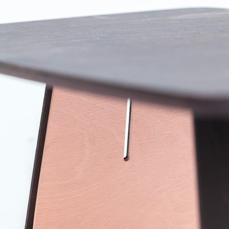 Vij5 Qui bijzettafeltje door Marc Th van der Voorn (image by Vij5 2026) WEBSHOP IMG 2620 copy Vij5 Qui bijzettafeltje door Marc Th van der Voorn (image by Vij5 2026) WEBSHOP IMG 2620 copy